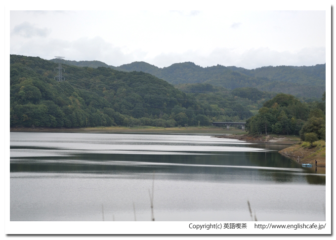 瑞穂ダム、瑞穂ダムのダム湖を異なる位置から見る（北海道安平町）
