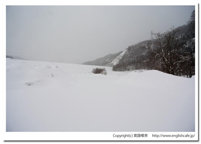 雪景色の濁川ダム正面（北海道森町）