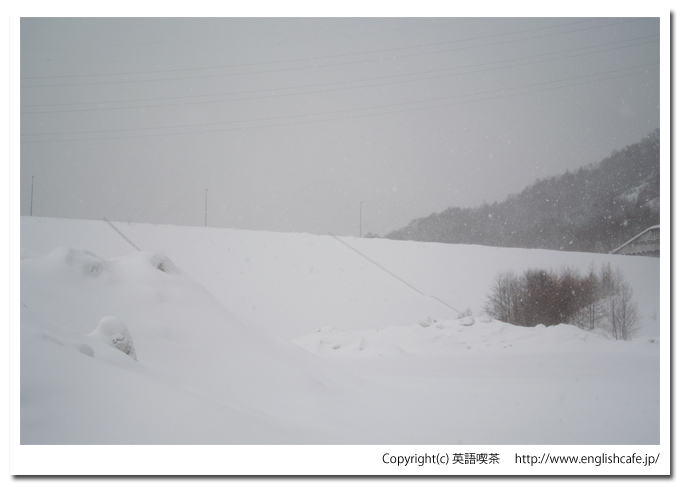 雪景色の濁川ダム正面（北海道森町）