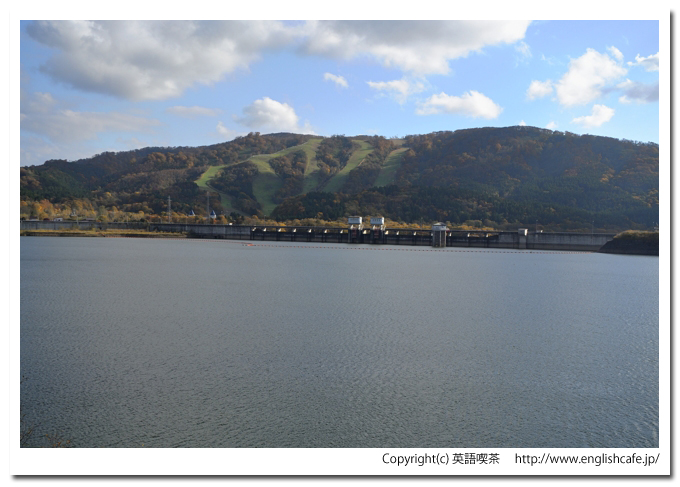 ２０１２年秋のピリカダム、ピリカダム堤体とその周辺の景色（北海道今金町）