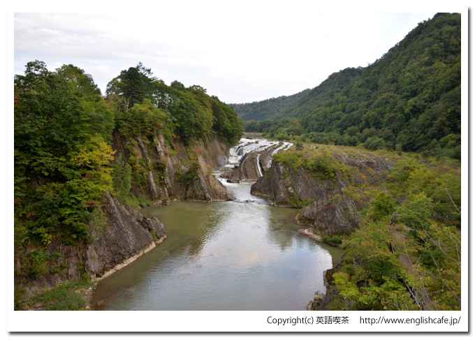 千鳥ヶ滝（滝の上公園）、千鳥橋から眺める滝の風景（北海道夕張市）